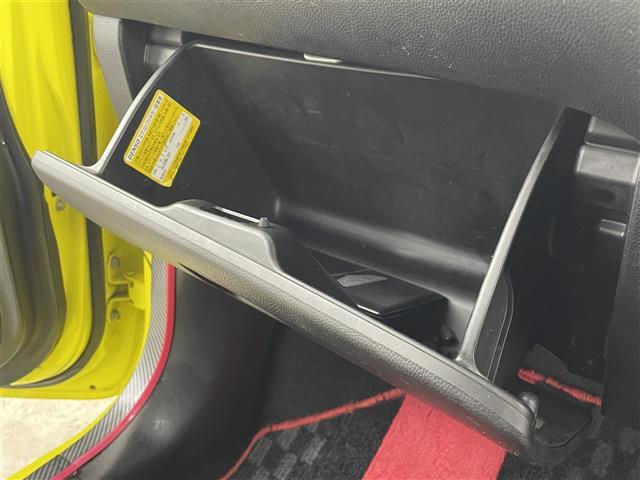 スイフトスポーツ ベースグレード　セーフティパッケージ　ＥＴＣ　衝突軽減ブレーキ　車線逸脱警報　誤発進抑制機能　ふらつき警報　先行車発進お知らせ　Ｄシートヒーター　オートライト　オートマチックハイビーム　６速ＭＴ　純正エアロ（36枚目）