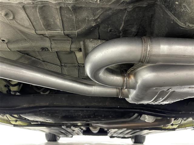 スイフトスポーツ ベースグレード　セーフティパッケージ　ＥＴＣ　衝突軽減ブレーキ　車線逸脱警報　誤発進抑制機能　ふらつき警報　先行車発進お知らせ　Ｄシートヒーター　オートライト　オートマチックハイビーム　６速ＭＴ　純正エアロ（43枚目）