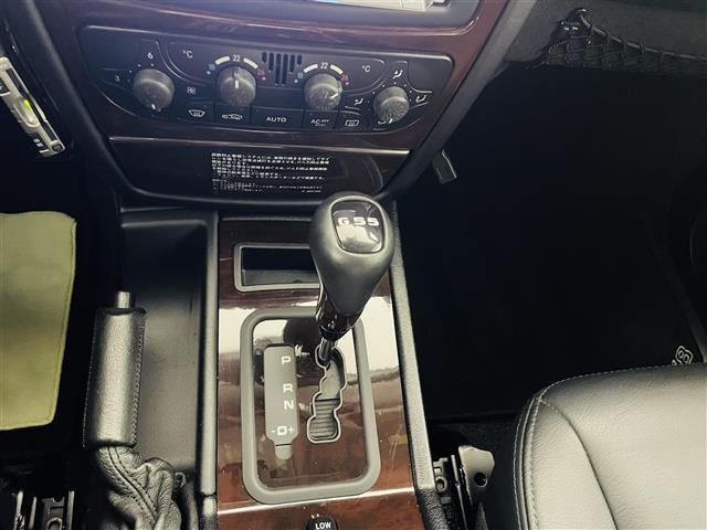 Ｇクラス Ｇ５５　ＡＭＧロング　社外ナビ　サンルーフ　クルーズコントロール　ＥＴＣ　レザーシート　パワーシート　シートヒーター　フォグランプ　純正フロアマット　ドアバイザー　リモコンキー　オートライト（34枚目）