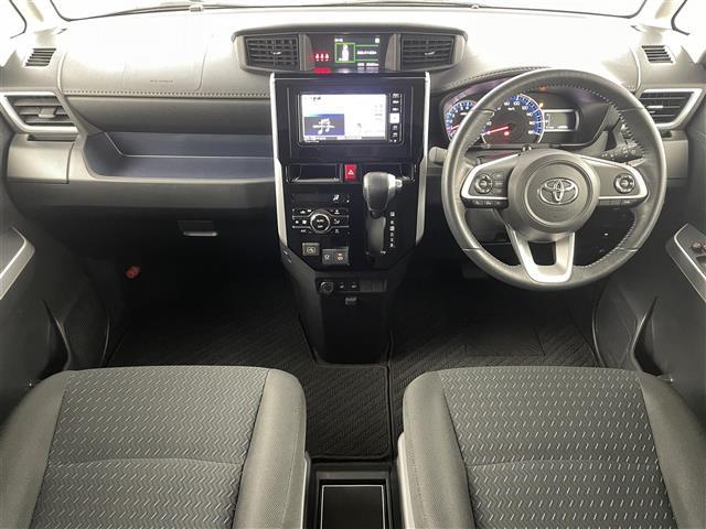 ルーミー カスタムＧ　トヨタセーフティセンス　純正７インチメモリーナビ　フルセグＴＶ／ＢＴ／ＵＳＢ／ＣＤ／ＤＶＤ／ｉＰｏｄ／ＡＭ／ＦＭ　全方位カメラ　ＡＣＣ　ＥＴＣ　シートヒーター　社外センターコンソール　スペアキー（2枚目）