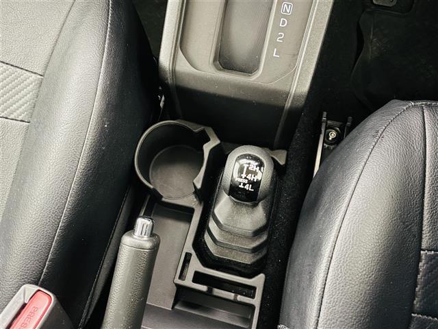 ジムニー ＸＣ　純正８インチナビ　フルセグＴＶ／ＳＤ／ＣＤ／ＤＶＤ／ＢＴ／ｉＰｏｄ／ＦＭ／ＡＭ　クルコン　シートヒーター　ＬＥＤオートライト　フォグランプ　前後ドラレコ　ビルドインＥＴＣ　プッシュスタート　スペアキー（32枚目）