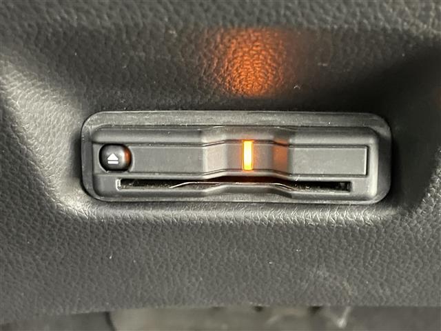 フィット ｅ：ＨＥＶホーム　ホンダセンシング　衝突軽減ブレーキ　誤発進抑制機能　後方誤発進抑制機能　近距離衝突軽減ブレーキ路外路外逸脱抑制機能　クルーズコントロール　純正ナビ　Ｂｌｕｅｔｏｏｔｈ　ＴＶ　前後ドライブレコーダー（8枚目）