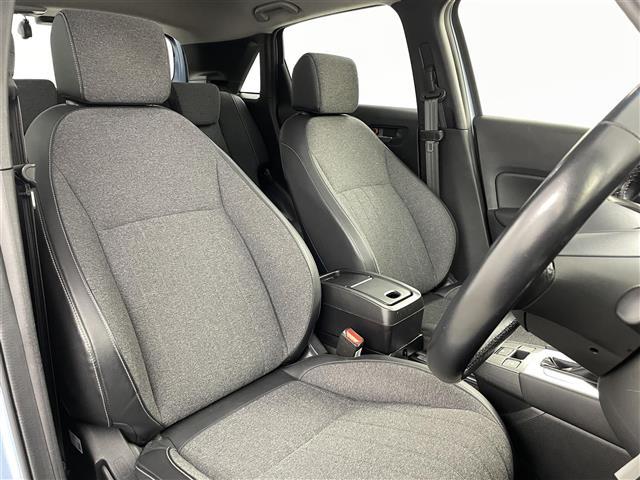 フィット ｅ：ＨＥＶホーム　ホンダセンシング　衝突軽減ブレーキ　誤発進抑制機能　後方誤発進抑制機能　近距離衝突軽減ブレーキ路外路外逸脱抑制機能　クルーズコントロール　純正ナビ　Ｂｌｕｅｔｏｏｔｈ　ＴＶ　前後ドライブレコーダー（10枚目）