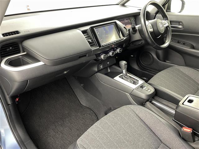 フィット ｅ：ＨＥＶホーム　ホンダセンシング　衝突軽減ブレーキ　誤発進抑制機能　後方誤発進抑制機能　近距離衝突軽減ブレーキ路外路外逸脱抑制機能　クルーズコントロール　純正ナビ　Ｂｌｕｅｔｏｏｔｈ　ＴＶ　前後ドライブレコーダー（19枚目）