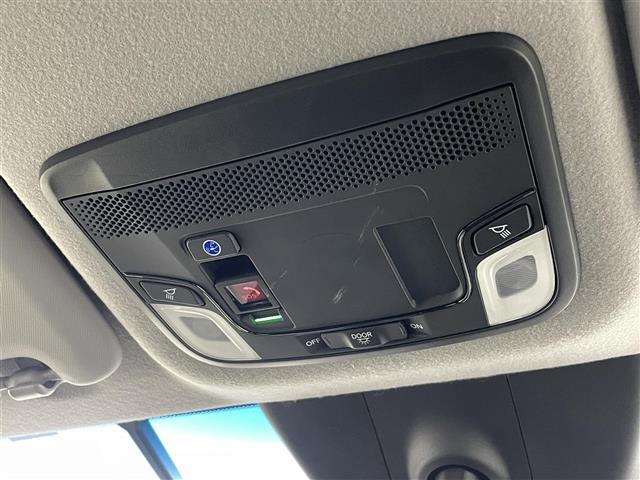 フィット ｅ：ＨＥＶホーム　ホンダセンシング　衝突軽減ブレーキ　誤発進抑制機能　後方誤発進抑制機能　近距離衝突軽減ブレーキ路外路外逸脱抑制機能　クルーズコントロール　純正ナビ　Ｂｌｕｅｔｏｏｔｈ　ＴＶ　前後ドライブレコーダー（35枚目）