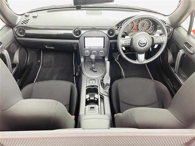 ロードスター Ｓ　ＲＨＴ　オープンカー　社外７インチナビ　型番；Ｃ９Ｐ９　フルセグＴＶ／ＣＤ／ＤＶＤ／ＢＴ／ｉＰｏｄ／ＡＵＸ／ＵＳＢ／ＣＤ／ＦＭ／ＡＭ　ＬＥＤヘッドライト　純正ＡＷ　パドルシフト　デジタルインナーミラー（2枚目）