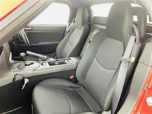 ロードスター Ｓ　ＲＨＴ　オープンカー　社外７インチナビ　型番；Ｃ９Ｐ９　フルセグＴＶ／ＣＤ／ＤＶＤ／ＢＴ／ｉＰｏｄ／ＡＵＸ／ＵＳＢ／ＣＤ／ＦＭ／ＡＭ　ＬＥＤヘッドライト　純正ＡＷ　パドルシフト　デジタルインナーミラー（18枚目）