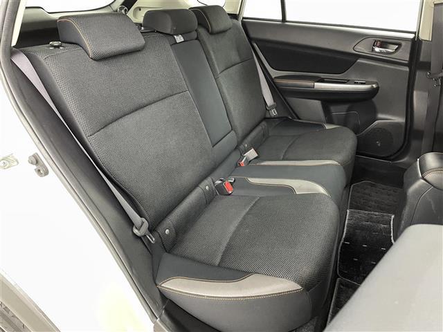 ＸＶ ２．０ｉ－Ｌ　アイサイト　４ＷＤ　アイサイト　衝突軽減　ブラインドスポットモニター　純正ＳＤナビ　フルセグＴＶ／ＢＴ／ＣＤ／ＤＶＤ／ＳＤ／ＵＳＢ／ｉＰｏｄ／ＡＭ／ＦＭ　ＨＩＤオートライト　パワーシート　パドルシフト　純正ＡＷ（12枚目）