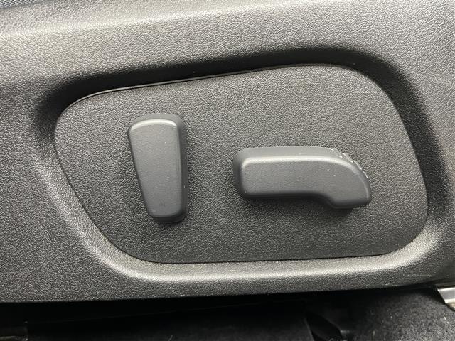 ＸＶ ２．０ｉ－Ｌ　アイサイト　４ＷＤ　アイサイト　衝突軽減　ブラインドスポットモニター　純正ＳＤナビ　フルセグＴＶ／ＢＴ／ＣＤ／ＤＶＤ／ＳＤ／ＵＳＢ／ｉＰｏｄ／ＡＭ／ＦＭ　ＨＩＤオートライト　パワーシート　パドルシフト　純正ＡＷ（24枚目）