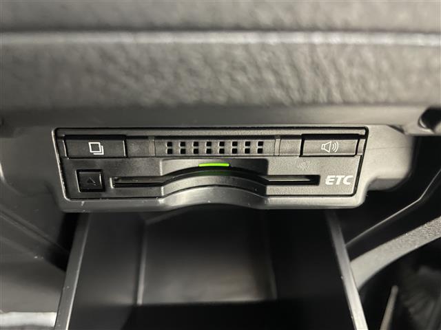 アルファード 240S 社外ナビ 社外フリップダウンモニター サンルーフ バックカメラ ドライブレコーダー 両側パワースライドドア ETC オートライト フォグランプ Pスタート スマートキー フロアマット ドアバイザー(6枚目)