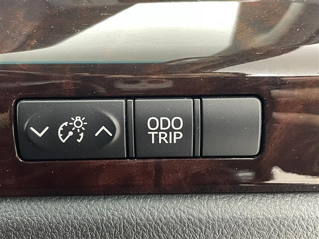 アルファード 240S 社外ナビ 社外フリップダウンモニター サンルーフ バックカメラ ドライブレコーダー 両側パワースライドドア ETC オートライト フォグランプ Pスタート スマートキー フロアマット ドアバイザー(35枚目)