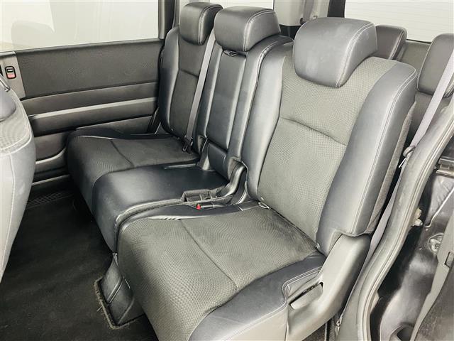 ステップワゴンスパーダ Ｚ　クールスピリット　社外ナビ／フルセグＴＶ／バックカメラ／両側パワースライドドア／ＥＴＣ／革巻きステアリング／パドルシフト／純正ＡＷ／スマートキー／ＨＩＤヘッドライト／純正フロアマット／ドアバイザー◇ウィンカーミラー（20枚目）