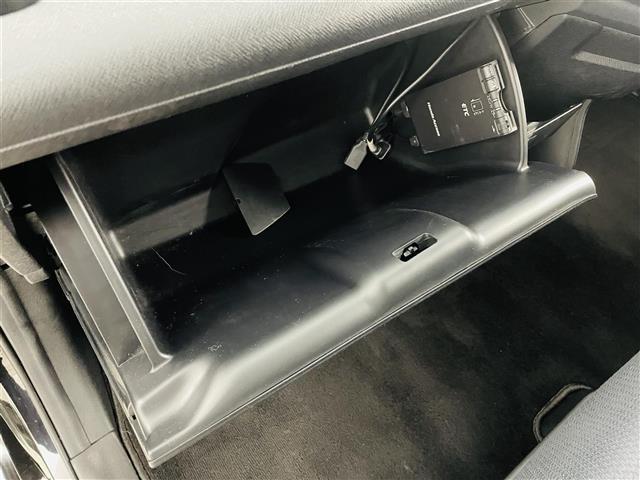 ステップワゴンスパーダ Ｚ　クールスピリット　社外ナビ／フルセグＴＶ／バックカメラ／両側パワースライドドア／ＥＴＣ／革巻きステアリング／パドルシフト／純正ＡＷ／スマートキー／ＨＩＤヘッドライト／純正フロアマット／ドアバイザー◇ウィンカーミラー（36枚目）