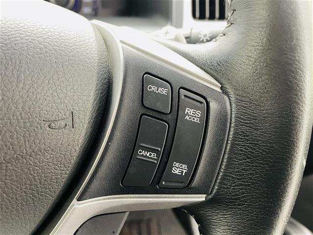 ステップワゴンスパーダ Ｚ　クールスピリット　クルーズコントロール／両側パワースライドドア／純正８型ＳＤナビ／バックカメラ／パドルシフト／合皮シート／スペアキー×１／純正ＡＷ／オートライト／アイドリングストップ／横滑り防止／純正フロアマット（6枚目）