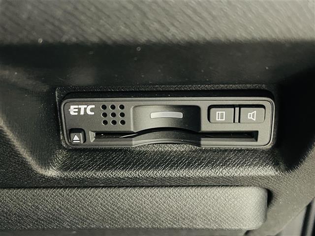 ステップワゴンスパーダ Ｚ　クールスピリット　クルーズコントロール／両側パワースライドドア／純正８型ＳＤナビ／バックカメラ／パドルシフト／合皮シート／スペアキー×１／純正ＡＷ／オートライト／アイドリングストップ／横滑り防止／純正フロアマット（7枚目）