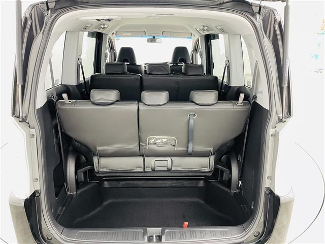 ステップワゴンスパーダ Ｚ　クールスピリット　クルーズコントロール／両側パワースライドドア／純正８型ＳＤナビ／バックカメラ／パドルシフト／合皮シート／スペアキー×１／純正ＡＷ／オートライト／アイドリングストップ／横滑り防止／純正フロアマット（11枚目）