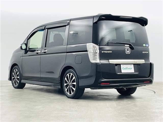 ステップワゴンスパーダ Ｚ　クールスピリット　クルーズコントロール／両側パワースライドドア／純正８型ＳＤナビ／バックカメラ／パドルシフト／合皮シート／スペアキー×１／純正ＡＷ／オートライト／アイドリングストップ／横滑り防止／純正フロアマット（16枚目）