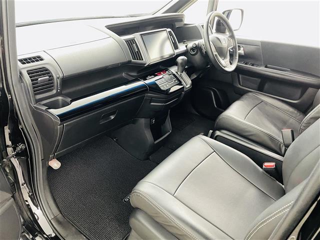 ステップワゴンスパーダ Ｚ　クールスピリット　クルーズコントロール／両側パワースライドドア／純正８型ＳＤナビ／バックカメラ／パドルシフト／合皮シート／スペアキー×１／純正ＡＷ／オートライト／アイドリングストップ／横滑り防止／純正フロアマット（18枚目）