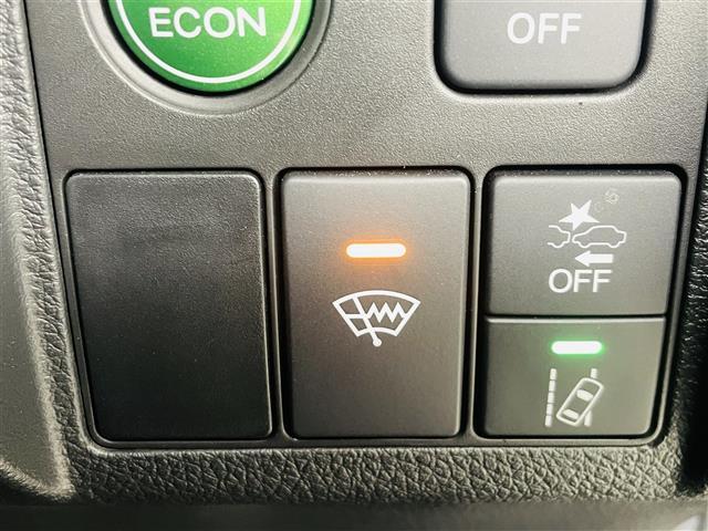 ヴェゼル ハイブリッドＺ・ホンダセンシング　ホンダセンシング　純正７インチインターナビ　フルセグＴＶ／ＢＴ／ＵＳＢ／ＣＤ／ＤＶＤ／ｉＰｏｄ／ＡＵＸ／ＡＭ／ＦＭ　バックカメラ　ＡＣＣ　ＬＥＤオートライト　フォグ　エアシート　ドラレコ　ＥＴＣ（4枚目）