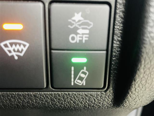 ヴェゼル ハイブリッドＺ・ホンダセンシング　ホンダセンシング　純正７インチインターナビ　フルセグＴＶ／ＢＴ／ＵＳＢ／ＣＤ／ＤＶＤ／ｉＰｏｄ／ＡＵＸ／ＡＭ／ＦＭ　バックカメラ　ＡＣＣ　ＬＥＤオートライト　フォグ　エアシート　ドラレコ　ＥＴＣ（5枚目）