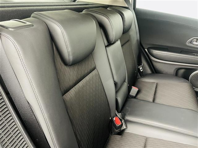 ヴェゼル ハイブリッドＺ・ホンダセンシング　ホンダセンシング　純正７インチインターナビ　フルセグＴＶ／ＢＴ／ＵＳＢ／ＣＤ／ＤＶＤ／ｉＰｏｄ／ＡＵＸ／ＡＭ／ＦＭ　バックカメラ　ＡＣＣ　ＬＥＤオートライト　フォグ　エアシート　ドラレコ　ＥＴＣ（13枚目）