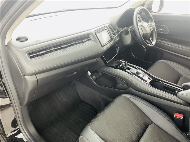 ヴェゼル ハイブリッドＺ・ホンダセンシング　ホンダセンシング　純正７インチインターナビ　フルセグＴＶ／ＢＴ／ＵＳＢ／ＣＤ／ＤＶＤ／ｉＰｏｄ／ＡＵＸ／ＡＭ／ＦＭ　バックカメラ　ＡＣＣ　ＬＥＤオートライト　フォグ　エアシート　ドラレコ　ＥＴＣ（21枚目）