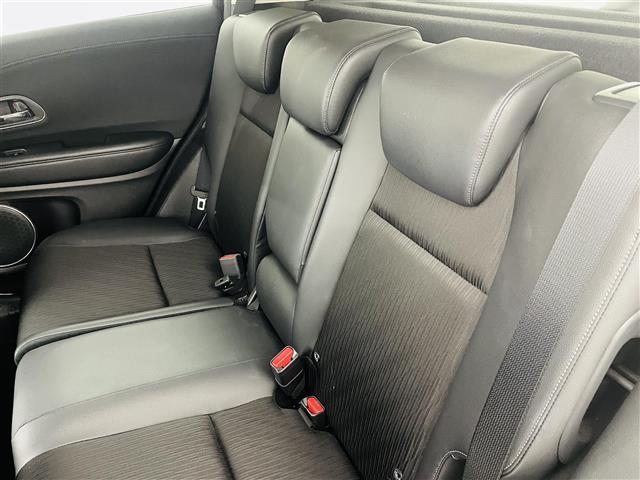 ヴェゼル ハイブリッドＺ・ホンダセンシング　ホンダセンシング　純正７インチインターナビ　フルセグＴＶ／ＢＴ／ＵＳＢ／ＣＤ／ＤＶＤ／ｉＰｏｄ／ＡＵＸ／ＡＭ／ＦＭ　バックカメラ　ＡＣＣ　ＬＥＤオートライト　フォグ　エアシート　ドラレコ　ＥＴＣ（23枚目）