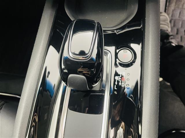 ヴェゼル ハイブリッドＺ・ホンダセンシング　ホンダセンシング　純正７インチインターナビ　フルセグＴＶ／ＢＴ／ＵＳＢ／ＣＤ／ＤＶＤ／ｉＰｏｄ／ＡＵＸ／ＡＭ／ＦＭ　バックカメラ　ＡＣＣ　ＬＥＤオートライト　フォグ　エアシート　ドラレコ　ＥＴＣ（33枚目）