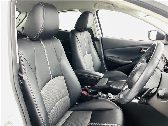 デミオ ＸＤブラックレザーリミテッド　ＧＶＣ　衝突軽減　純正エアロ　純正７インチディスプレイオーディオ　フルセグ／ＢＴ／ＵＳＢ／ＡＵＸ／ＳＤ／ＣＤ／ＤＶＤ／ＦＭ／ＡＭ　バックカメラ　クルコン　ＬＥＤオートライト　ハーフレザー　パドルシフト（9枚目）