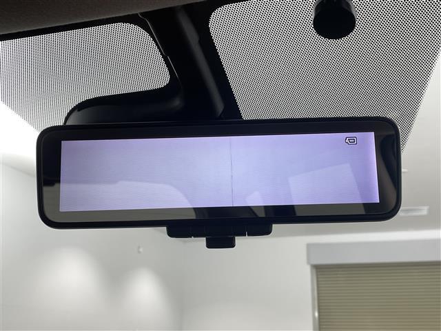 ノート ｅ－パワー　メダリスト　衝突軽減　クリアランスソナー　純正エアロ　純正７インチナビ　フルセグ／ＢＴ／ＳＤ／ＵＳＢ／ＡＵＸ／ＣＤ／ＤＶＤ／ＢＤ／ＦＭ／ＡＭ　ＬＥＤオートライト　フォグ　ＥＴＣ　ドラレコ　デジタルインナーミラー（3枚目）