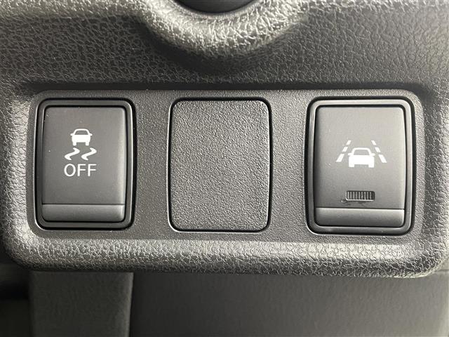 ノート ｅ－パワー　メダリスト　衝突軽減　クリアランスソナー　純正エアロ　純正７インチナビ　フルセグ／ＢＴ／ＳＤ／ＵＳＢ／ＡＵＸ／ＣＤ／ＤＶＤ／ＢＤ／ＦＭ／ＡＭ　ＬＥＤオートライト　フォグ　ＥＴＣ　ドラレコ　デジタルインナーミラー（6枚目）