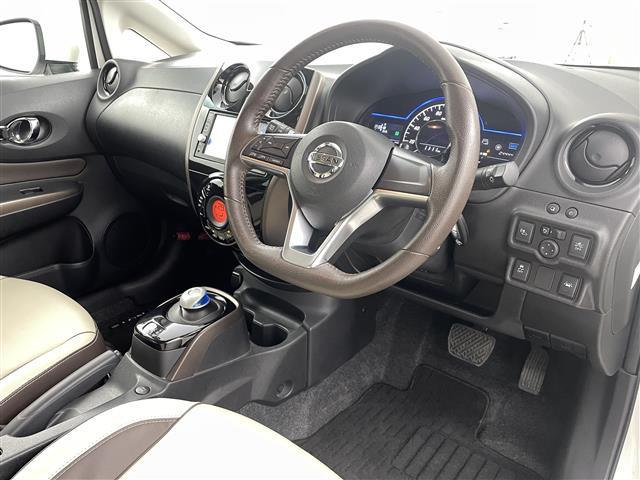 ノート ｅ－パワー　メダリスト　衝突軽減　クリアランスソナー　純正エアロ　純正７インチナビ　フルセグ／ＢＴ／ＳＤ／ＵＳＢ／ＡＵＸ／ＣＤ／ＤＶＤ／ＢＤ／ＦＭ／ＡＭ　ＬＥＤオートライト　フォグ　ＥＴＣ　ドラレコ　デジタルインナーミラー（18枚目）