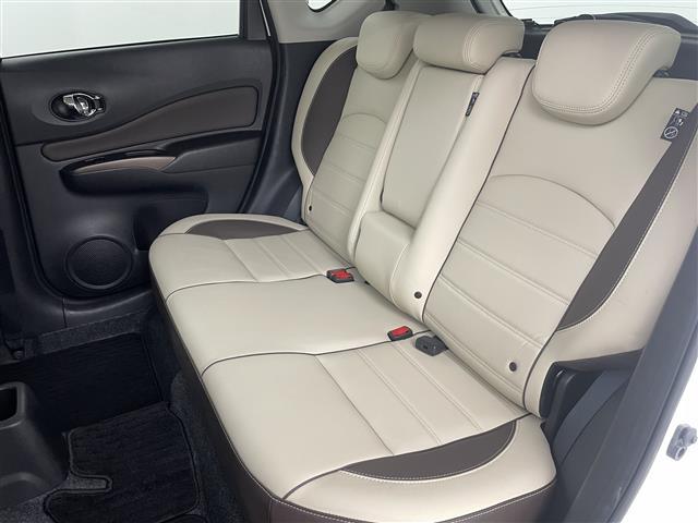 ノート ｅ－パワー　メダリスト　衝突軽減　クリアランスソナー　純正エアロ　純正７インチナビ　フルセグ／ＢＴ／ＳＤ／ＵＳＢ／ＡＵＸ／ＣＤ／ＤＶＤ／ＢＤ／ＦＭ／ＡＭ　ＬＥＤオートライト　フォグ　ＥＴＣ　ドラレコ　デジタルインナーミラー（21枚目）