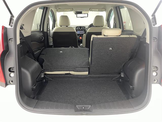 ノート ｅ－パワー　メダリスト　衝突軽減　クリアランスソナー　純正エアロ　純正７インチナビ　フルセグ／ＢＴ／ＳＤ／ＵＳＢ／ＡＵＸ／ＣＤ／ＤＶＤ／ＢＤ／ＦＭ／ＡＭ　ＬＥＤオートライト　フォグ　ＥＴＣ　ドラレコ　デジタルインナーミラー（24枚目）