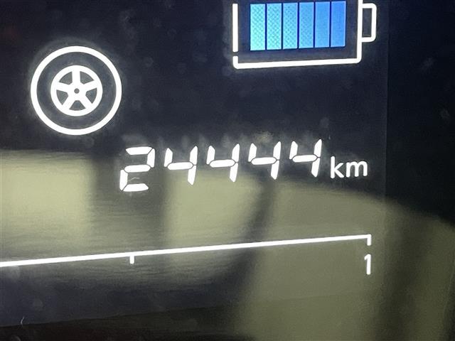 ノート ｅ－パワー　メダリスト　衝突軽減　クリアランスソナー　純正エアロ　純正７インチナビ　フルセグ／ＢＴ／ＳＤ／ＵＳＢ／ＡＵＸ／ＣＤ／ＤＶＤ／ＢＤ／ＦＭ／ＡＭ　ＬＥＤオートライト　フォグ　ＥＴＣ　ドラレコ　デジタルインナーミラー（27枚目）