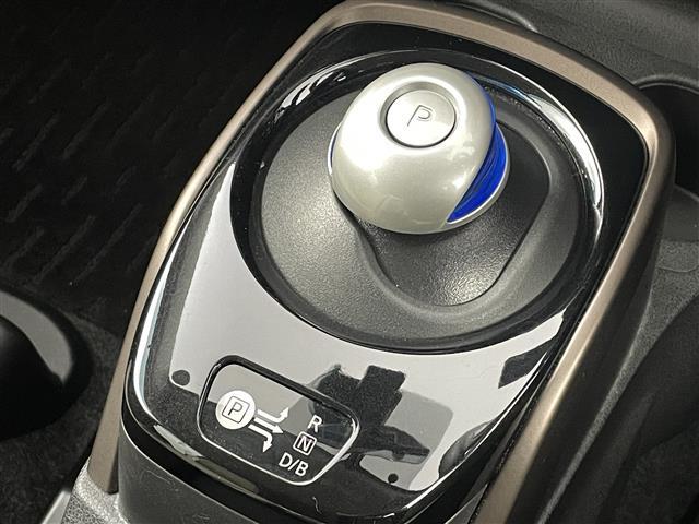 ノート ｅ－パワー　メダリスト　衝突軽減　クリアランスソナー　純正エアロ　純正７インチナビ　フルセグ／ＢＴ／ＳＤ／ＵＳＢ／ＡＵＸ／ＣＤ／ＤＶＤ／ＢＤ／ＦＭ／ＡＭ　ＬＥＤオートライト　フォグ　ＥＴＣ　ドラレコ　デジタルインナーミラー（33枚目）