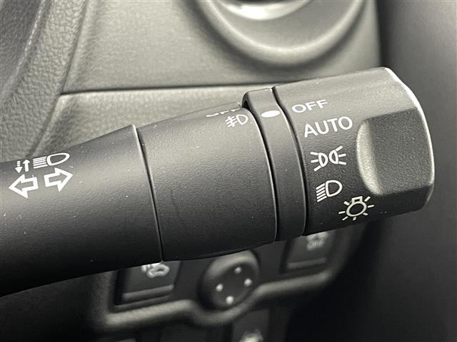 ノート ｅ－パワー　メダリスト　衝突軽減　クリアランスソナー　純正エアロ　純正７インチナビ　フルセグ／ＢＴ／ＳＤ／ＵＳＢ／ＡＵＸ／ＣＤ／ＤＶＤ／ＢＤ／ＦＭ／ＡＭ　ＬＥＤオートライト　フォグ　ＥＴＣ　ドラレコ　デジタルインナーミラー（35枚目）