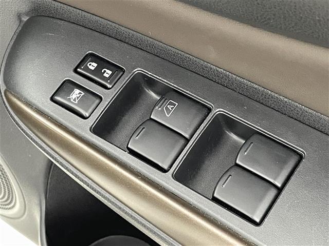 ノート ｅ－パワー　メダリスト　衝突軽減　クリアランスソナー　純正エアロ　純正７インチナビ　フルセグ／ＢＴ／ＳＤ／ＵＳＢ／ＡＵＸ／ＣＤ／ＤＶＤ／ＢＤ／ＦＭ／ＡＭ　ＬＥＤオートライト　フォグ　ＥＴＣ　ドラレコ　デジタルインナーミラー（36枚目）