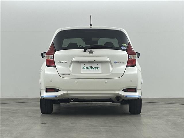 ノート ｅ－パワー　メダリスト　衝突軽減　クリアランスソナー　純正エアロ　純正７インチナビ　フルセグ／ＢＴ／ＳＤ／ＵＳＢ／ＡＵＸ／ＣＤ／ＤＶＤ／ＢＤ／ＦＭ／ＡＭ　ＬＥＤオートライト　フォグ　ＥＴＣ　ドラレコ　デジタルインナーミラー（38枚目）