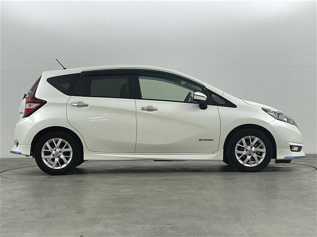 ノート ｅ－パワー　メダリスト　衝突軽減　クリアランスソナー　純正エアロ　純正７インチナビ　フルセグ／ＢＴ／ＳＤ／ＵＳＢ／ＡＵＸ／ＣＤ／ＤＶＤ／ＢＤ／ＦＭ／ＡＭ　ＬＥＤオートライト　フォグ　ＥＴＣ　ドラレコ　デジタルインナーミラー（39枚目）