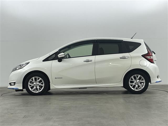 ノート ｅ－パワー　メダリスト　衝突軽減　クリアランスソナー　純正エアロ　純正７インチナビ　フルセグ／ＢＴ／ＳＤ／ＵＳＢ／ＡＵＸ／ＣＤ／ＤＶＤ／ＢＤ／ＦＭ／ＡＭ　ＬＥＤオートライト　フォグ　ＥＴＣ　ドラレコ　デジタルインナーミラー（40枚目）