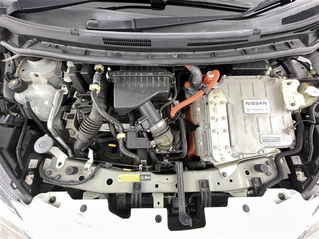 ノート ｅ－パワー　メダリスト　衝突軽減　クリアランスソナー　純正エアロ　純正７インチナビ　フルセグ／ＢＴ／ＳＤ／ＵＳＢ／ＡＵＸ／ＣＤ／ＤＶＤ／ＢＤ／ＦＭ／ＡＭ　ＬＥＤオートライト　フォグ　ＥＴＣ　ドラレコ　デジタルインナーミラー（41枚目）