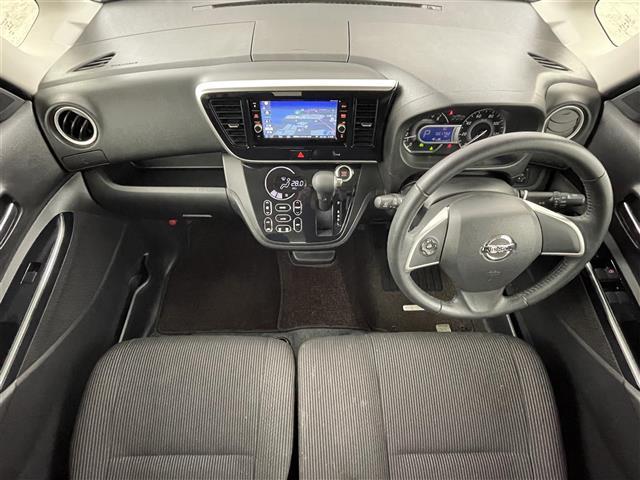 デイズルークス ハイウェイスター　Ｘターボ　衝突軽減　クリアランスソナー　純正サイドエアロ　純正７インチナビ　フルセグＴＶ／ＢＴ／ＳＤ／ＣＤ／ＤＶＤ／ＦＭ／ＡＭ　全方位カメラ　サンシェード　リアシーリングファン　ＥＴＣ　ドラレコ　スマートキー（2枚目）