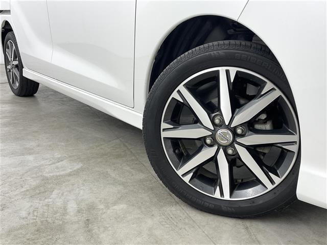 デイズルークス ハイウェイスター　Ｘターボ　衝突軽減　クリアランスソナー　純正サイドエアロ　純正７インチナビ　フルセグＴＶ／ＢＴ／ＳＤ／ＣＤ／ＤＶＤ／ＦＭ／ＡＭ　全方位カメラ　サンシェード　リアシーリングファン　ＥＴＣ　ドラレコ　スマートキー（13枚目）