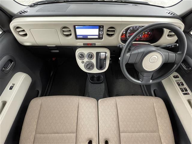 ミラココア ココアＬ　横滑り防止　社外７インチナビ　フルセグＴＶ／ＳＤ／ＣＤ／ＤＶＤ　ベンチシート　社外アルミホイール付きサマータイヤ　純正フロアマット　純正ドアバイザー　電動格納ミラー　リモコンキー　ライトレベライザー（2枚目）