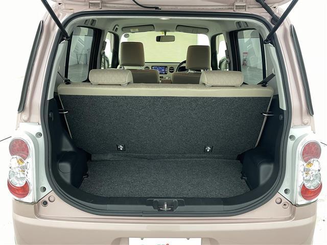 ミラココア ココアＬ　横滑り防止　社外７インチナビ　フルセグＴＶ／ＳＤ／ＣＤ／ＤＶＤ　ベンチシート　社外アルミホイール付きサマータイヤ　純正フロアマット　純正ドアバイザー　電動格納ミラー　リモコンキー　ライトレベライザー（7枚目）