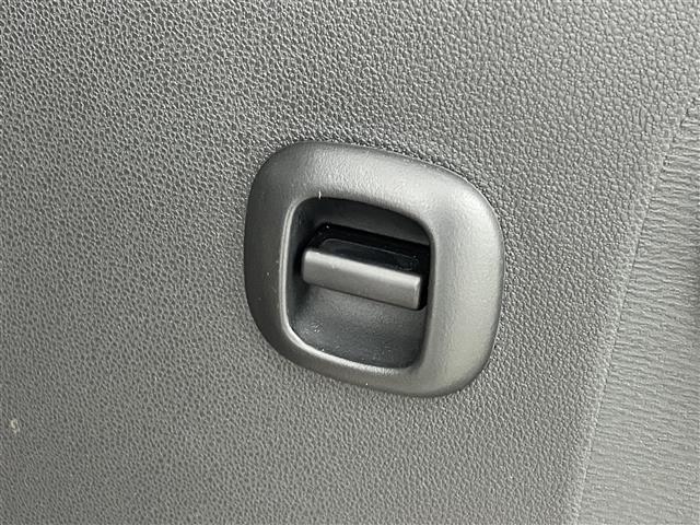 ミラココア ココアＬ　横滑り防止　社外７インチナビ　フルセグＴＶ／ＳＤ／ＣＤ／ＤＶＤ　ベンチシート　社外アルミホイール付きサマータイヤ　純正フロアマット　純正ドアバイザー　電動格納ミラー　リモコンキー　ライトレベライザー（33枚目）