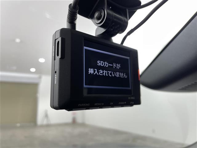 ライズ Ｇ　トヨタセーフティセンス　純正７インチナビ　フルセグＴＶ／ＢＴ／ＳＤ／ＤＶＤ／ＣＤ／ＦＭ／ＡＭ　バックカメラ　アダプティブ・クルーズコントロール　ＬＥＤオートライト　前後ドラレコ　ＥＴＣ　純正ＡＷ（4枚目）