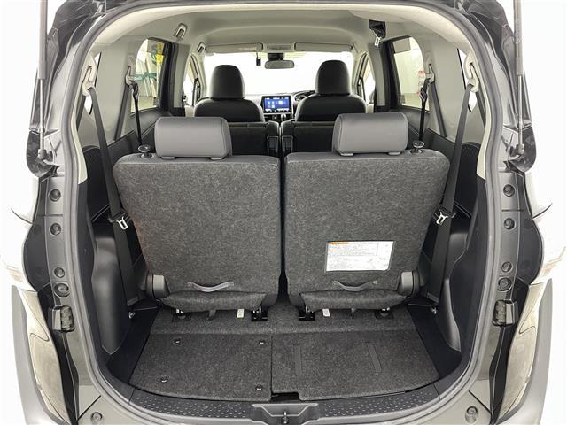 シエンタ ハイブリッドＧ　クエロ　トヨタセーフティセンスＣ　クリアランスソナ純正９インチナビ　フルセグＴＶ／ＢＴ／ＣＤ／ＤＶＤ／ＡＭ／ＦＭ／ＳＤ　全方位カメラ　両側パワースライドドア　ＬＥＤオートライト　ハーフレザー　ＥＴＣ　ドラレコ（14枚目）