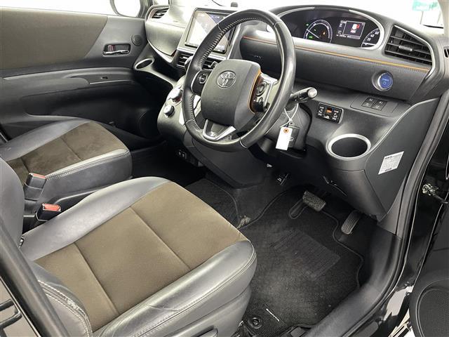 シエンタ ハイブリッドＧ　クエロ　トヨタセーフティセンスＣ　クリアランスソナ純正９インチナビ　フルセグＴＶ／ＢＴ／ＣＤ／ＤＶＤ／ＡＭ／ＦＭ／ＳＤ　全方位カメラ　両側パワースライドドア　ＬＥＤオートライト　ハーフレザー　ＥＴＣ　ドラレコ（20枚目）